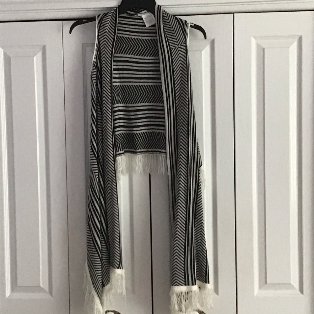 Knit shawl/vest